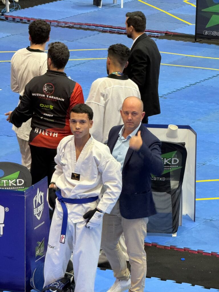 ATLETA DE PORTO VITÓRIA CONQUISTA BRONZE NO CAMPEONATO PARANAENSE DE TAEKWONDO!